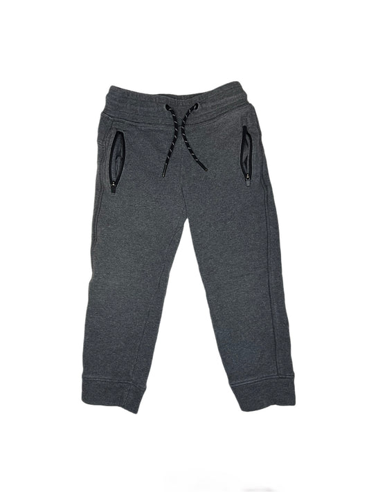 Gray jogger pants, 4/5